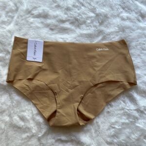 4/$20 🙈 NWT Calvin Klein Tan Seamless Underwear